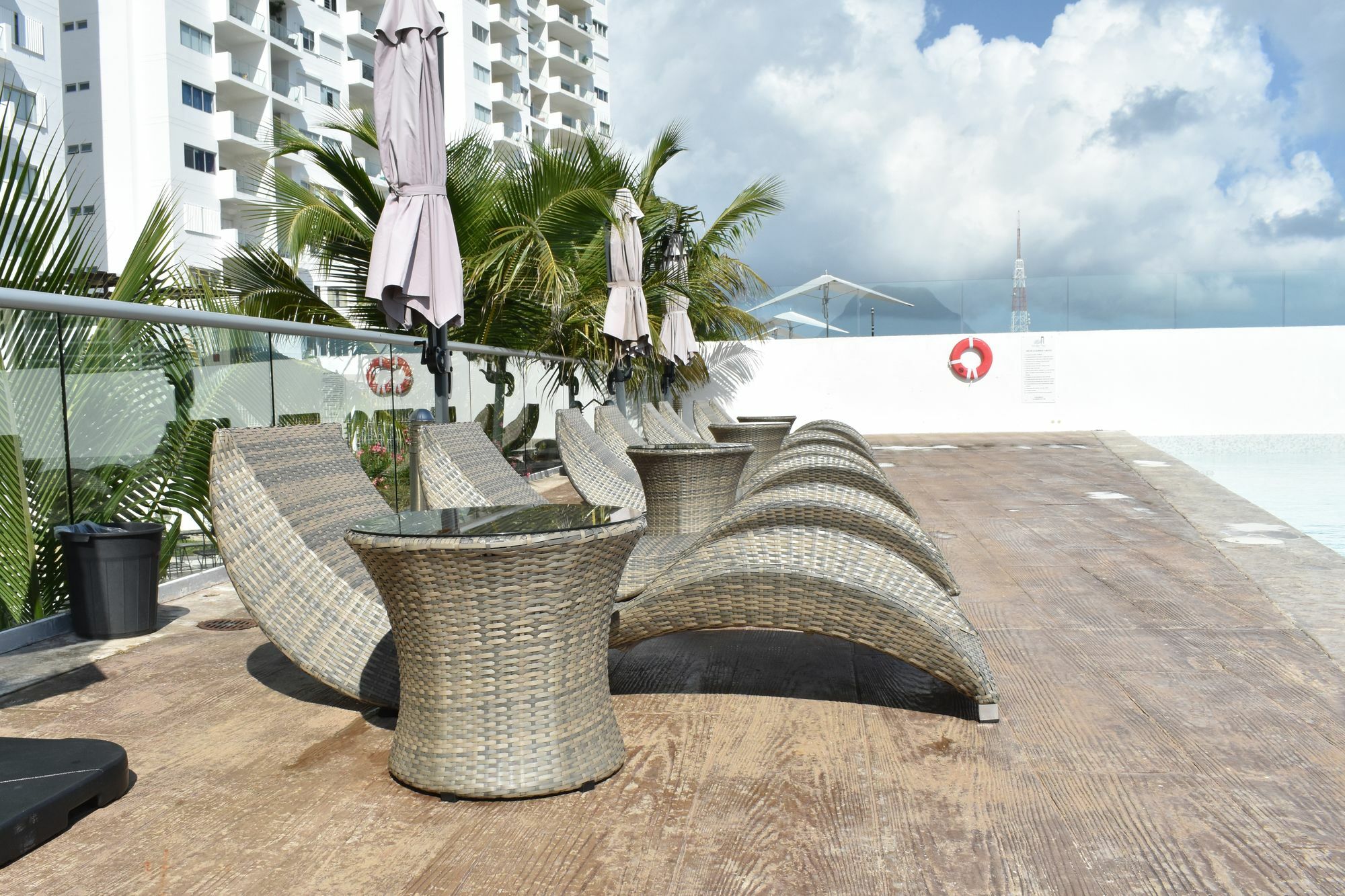 Aparthotel Barcelona Tower By Koox Luxury Collection Cancún Exterior foto